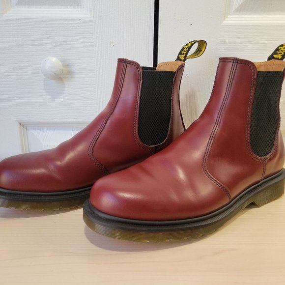 DR. MARTENS AirWair Cherry Red Chelsea 2976 Men's Ankle Boots sz 8 LIKE NEW Punk